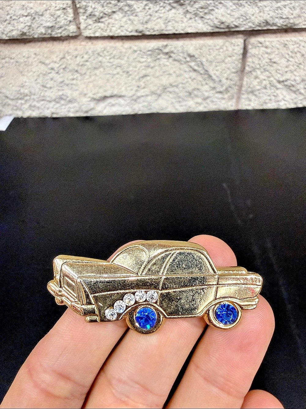 Vintage Style 1950s Classic Car Brooch Gold Tone Blue Rhinestone Wheels Retro Pi